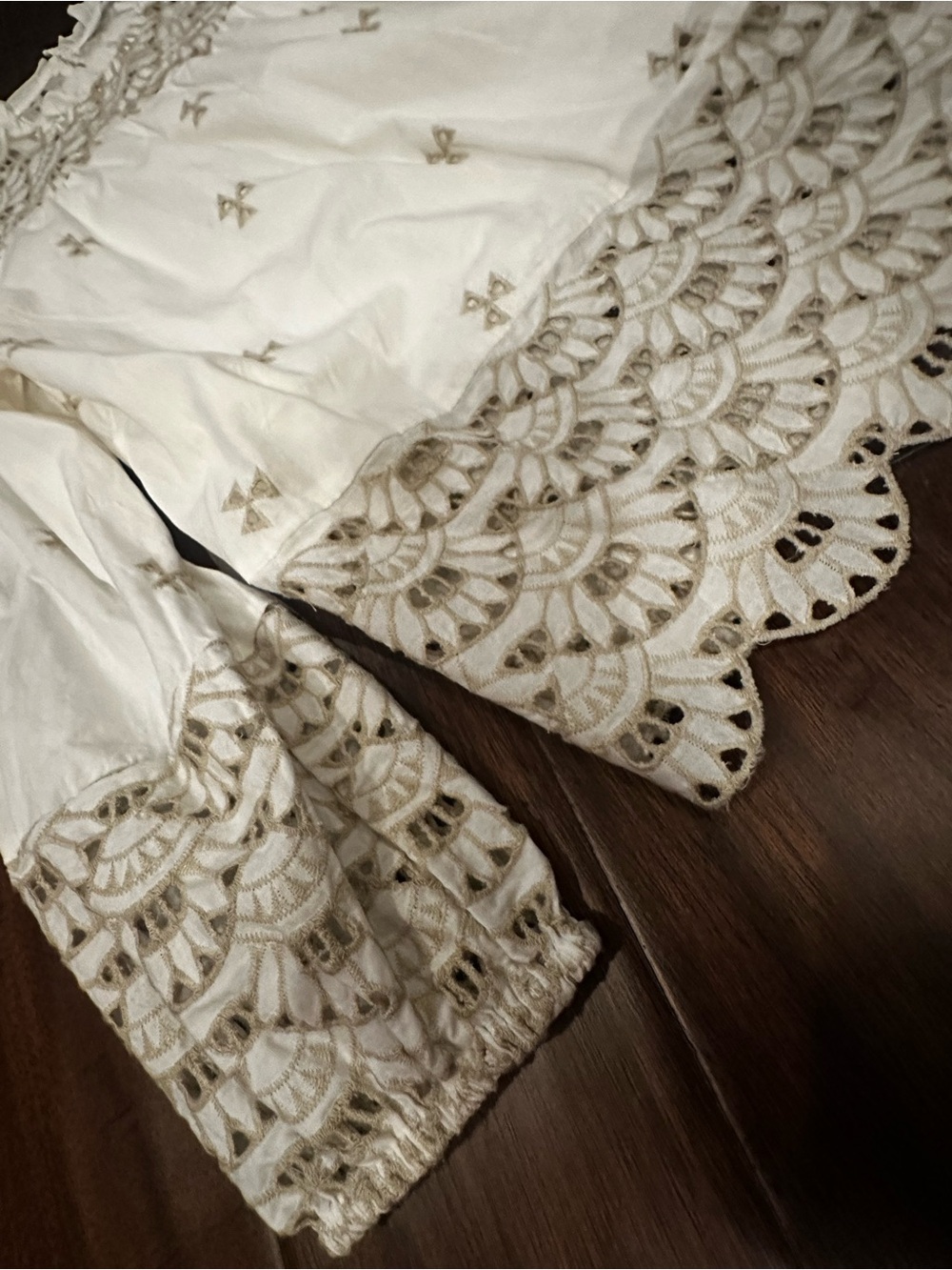 Time and Tru White Tunic with Gold Embroidered Lace - Picture 3 of 3
